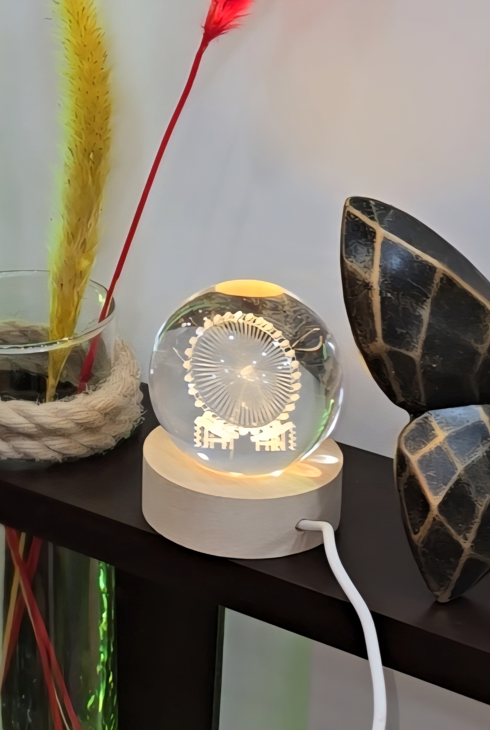 آباژور مینیمال گوی با تصاویر سه بعدی